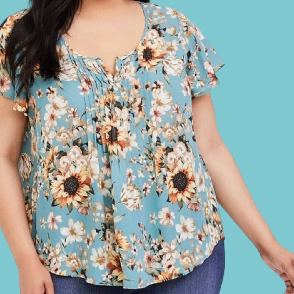  Torrid Plus Size Georgette Pintuck Blue Floral Sunflower Short Sleeves Blou